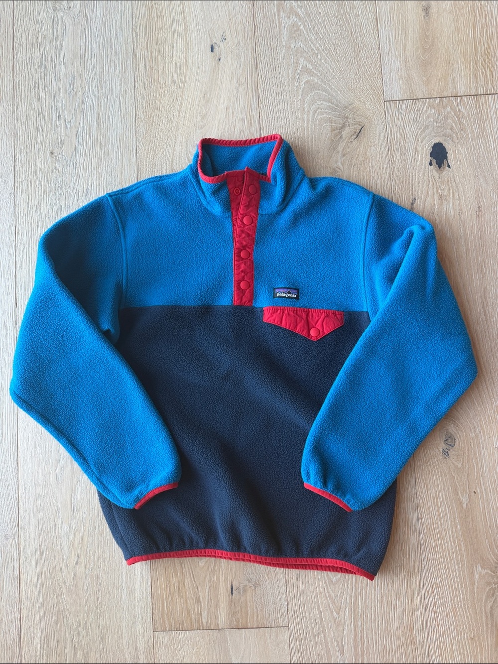 Patagonia Kids Blue & Navy Fleece Pullover with Red Accents